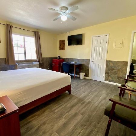 Europa Inn & Suites Desert Hot Springs Ngoại thất bức ảnh