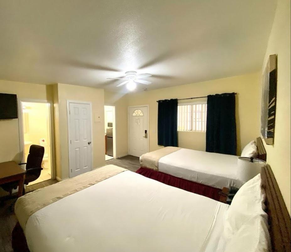 Europa Inn & Suites Desert Hot Springs Ngoại thất bức ảnh