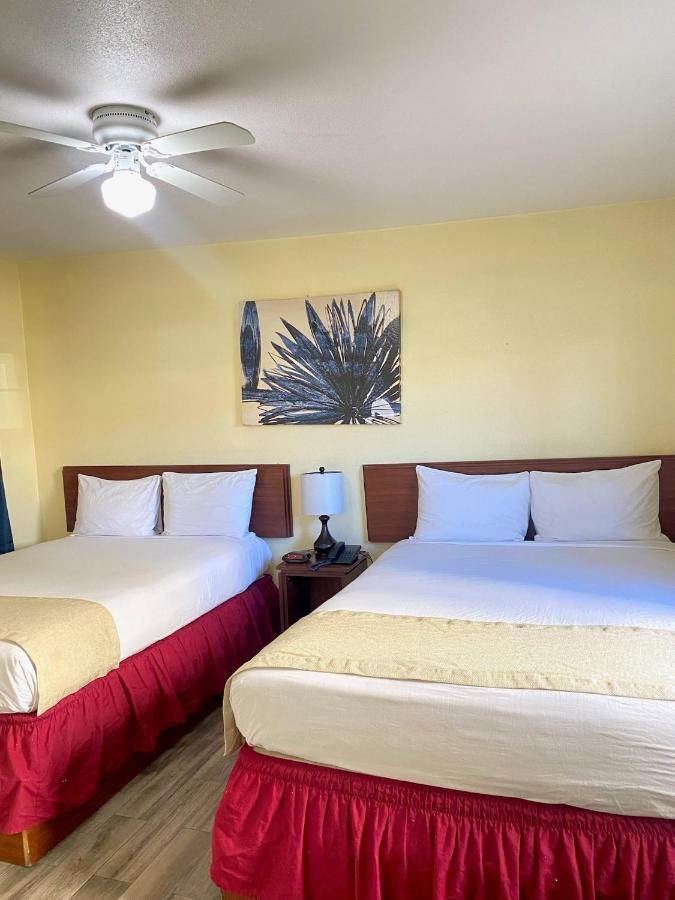 Europa Inn & Suites Desert Hot Springs Ngoại thất bức ảnh
