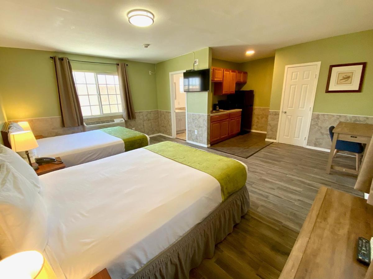 Europa Inn & Suites Desert Hot Springs Ngoại thất bức ảnh