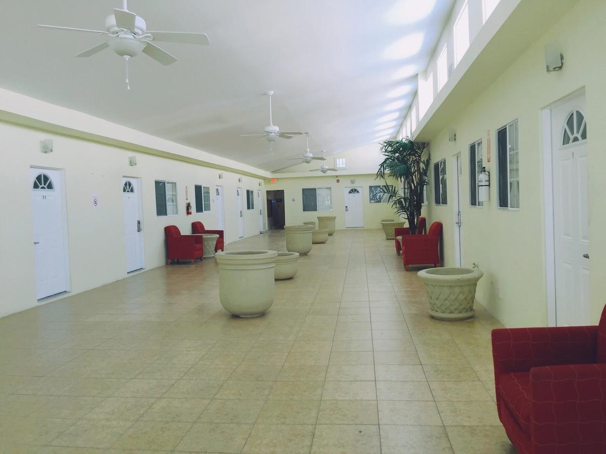 Europa Inn & Suites Desert Hot Springs Ngoại thất bức ảnh
